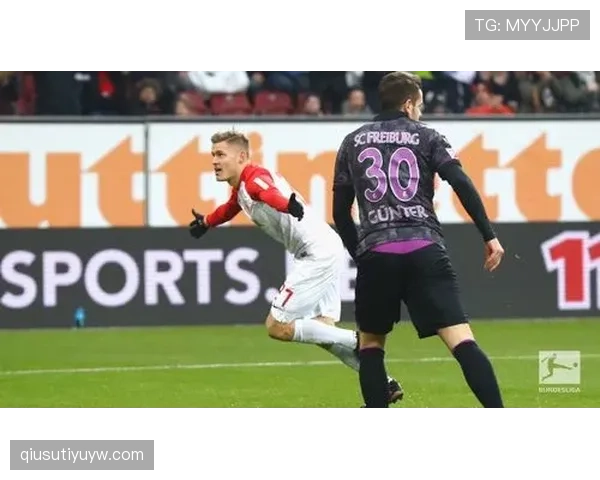 本赛季香川真司精确直塞撕破防线，角色转型助攻效率提升明显